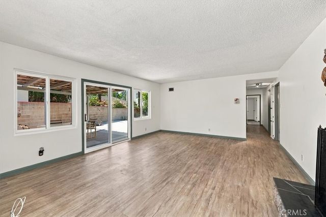 7227 Whitaker Avenue, Lake Balboa, CA 91406