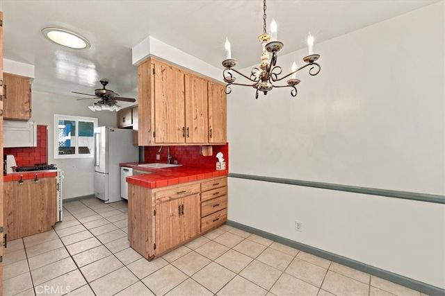 7227 Whitaker Avenue, Lake Balboa, CA 91406