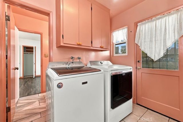 7227 Whitaker Avenue, Lake Balboa, CA 91406
