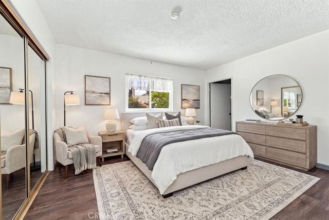 7227 Whitaker Avenue, Lake Balboa, CA 91406