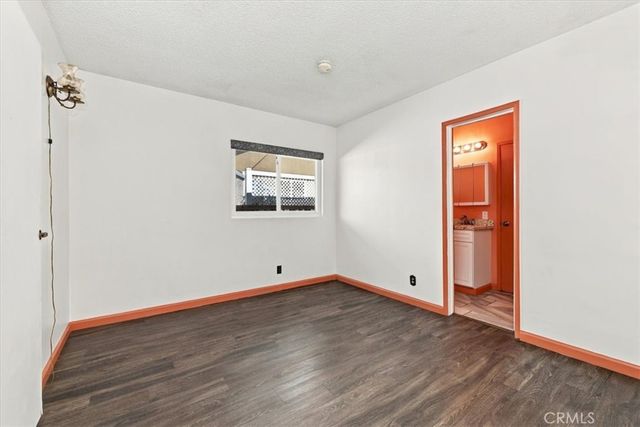 7227 Whitaker Avenue, Lake Balboa, CA 91406