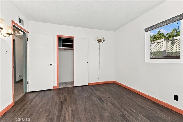 7227 Whitaker Avenue, Lake Balboa, CA 91406