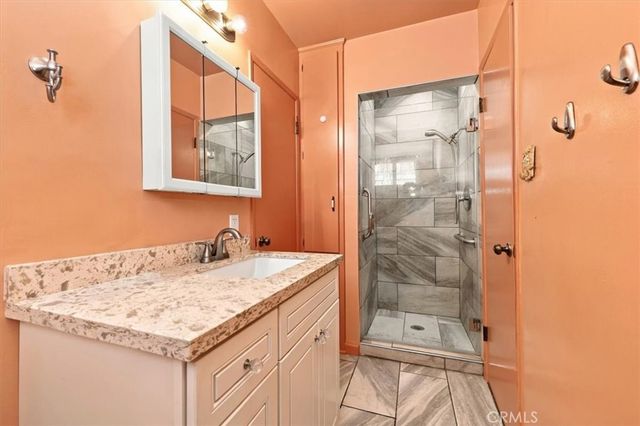 7227 Whitaker Avenue, Lake Balboa, CA 91406