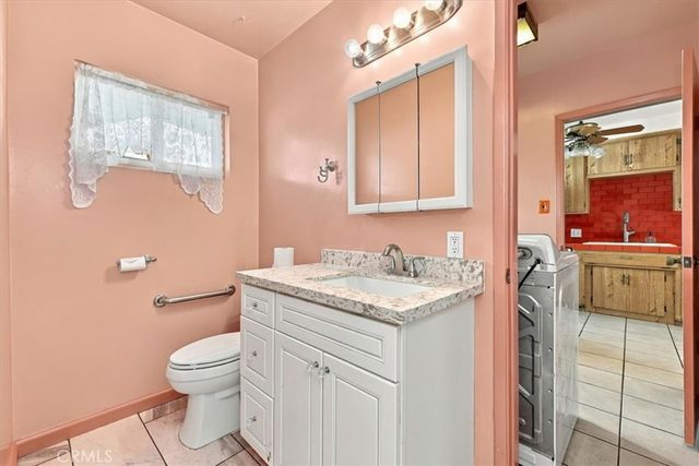 7227 Whitaker Avenue, Lake Balboa, CA 91406