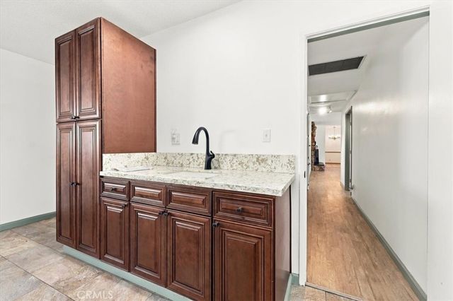 7227 Whitaker Avenue, Lake Balboa, CA 91406