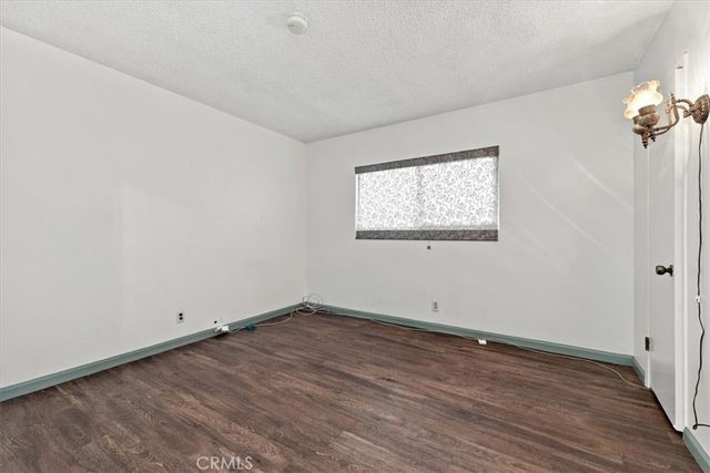 7227 Whitaker Avenue, Lake Balboa, CA 91406