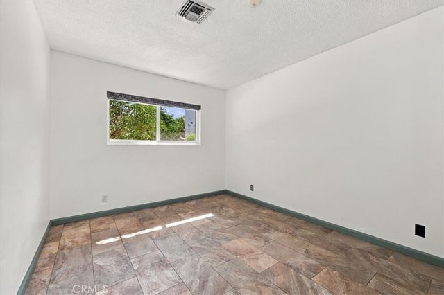7227 Whitaker Avenue, Lake Balboa, CA 91406