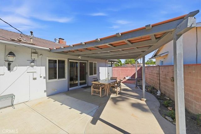 7227 Whitaker Avenue, Lake Balboa, CA 91406