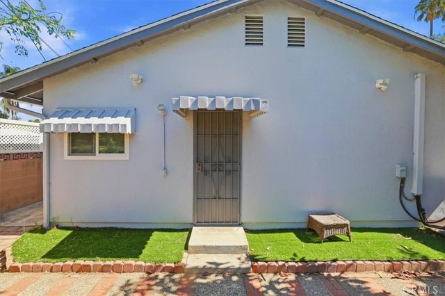 7227 Whitaker Avenue, Lake Balboa, CA 91406
