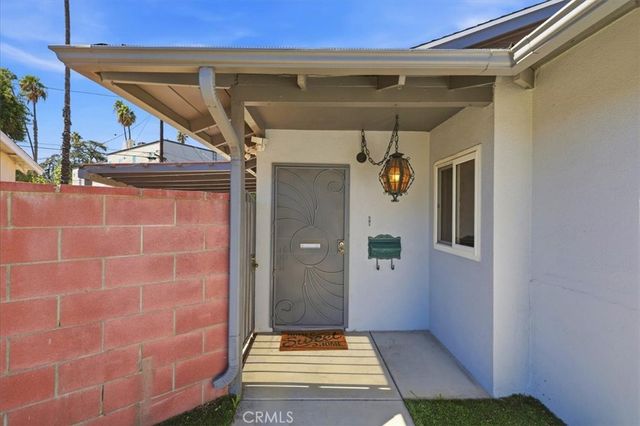 7227 Whitaker Avenue, Lake Balboa, CA 91406