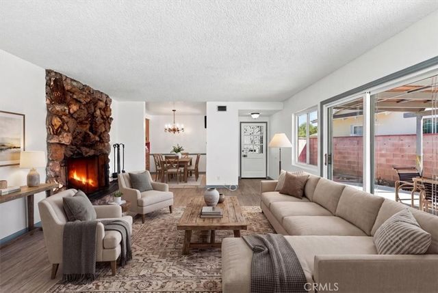 7227 Whitaker Avenue, Lake Balboa, CA 91406