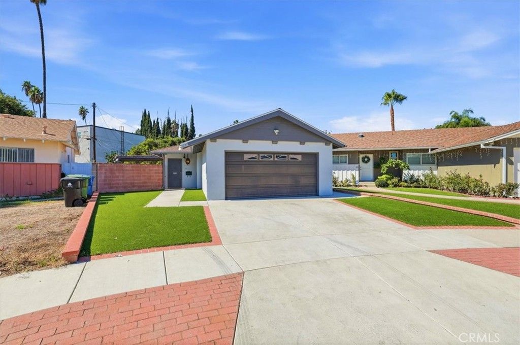 7227 Whitaker Avenue, Lake Balboa, CA 91406 — photo 2