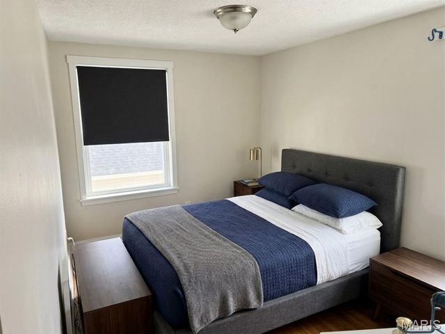 411 Adams Street, St Charles, MO 63301