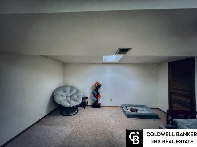 6702 S 83rd Avenue, Ralston, NE 68127