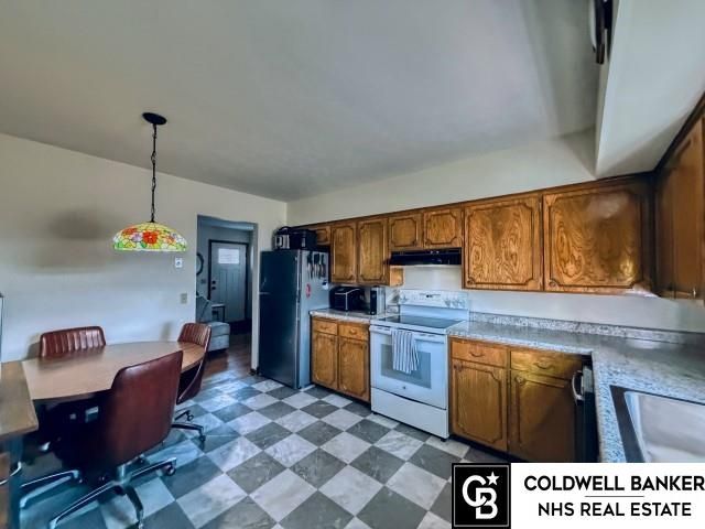 6702 S 83rd Avenue, Ralston, NE 68127