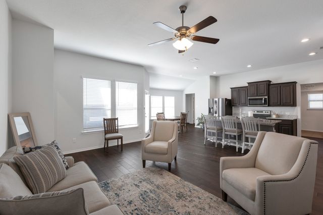 1333 Winding Hollow Drive, Grand Prairie, TX 75052