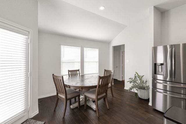 1333 Winding Hollow Drive, Grand Prairie, TX 75052