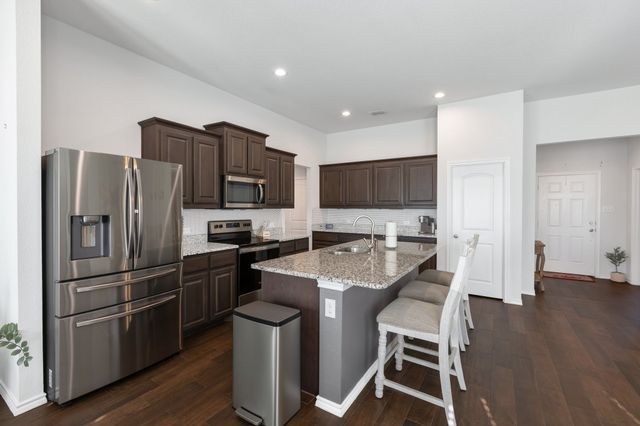 1333 Winding Hollow Drive, Grand Prairie, TX 75052