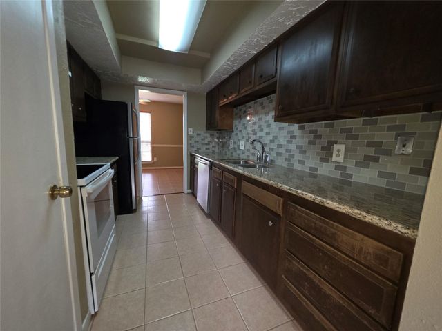 6643 Westwick Drive, Houston, TX 77072
