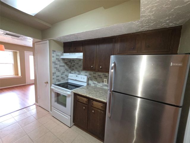 6643 Westwick Drive, Houston, TX 77072