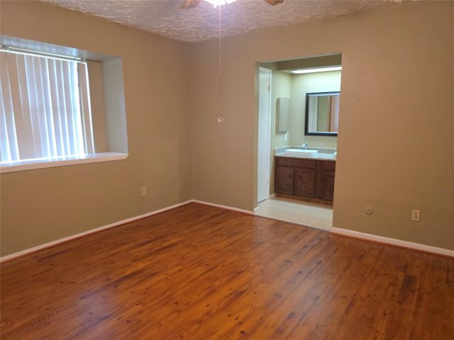 6643 Westwick Drive, Houston, TX 77072