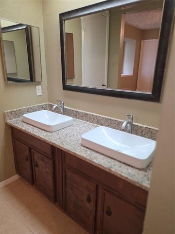 6643 Westwick Drive, Houston, TX 77072