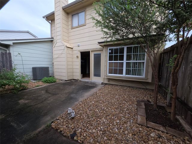 6643 Westwick Drive, Houston, TX 77072