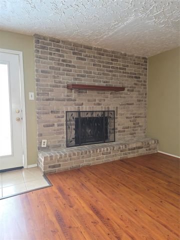 6643 Westwick Drive, Houston, TX 77072
