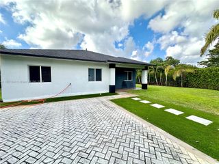 14890 NE 10th Ave 1, Miami, FL 33161