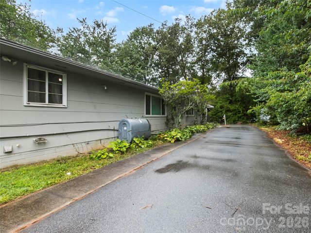 74 Long Shoals Road, Arden, NC 28704