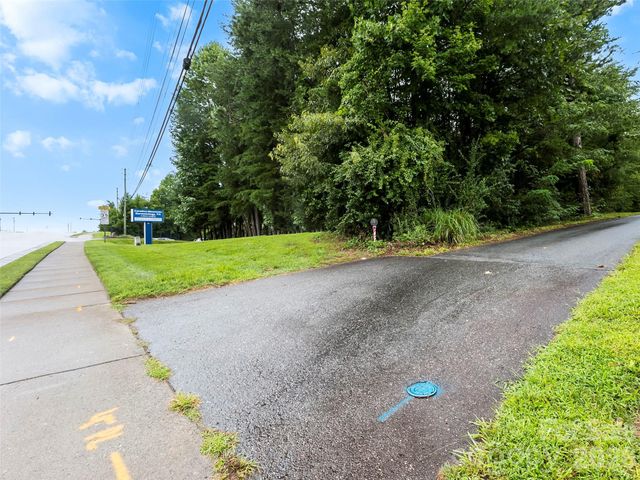 74 Long Shoals Road, Arden, NC 28704