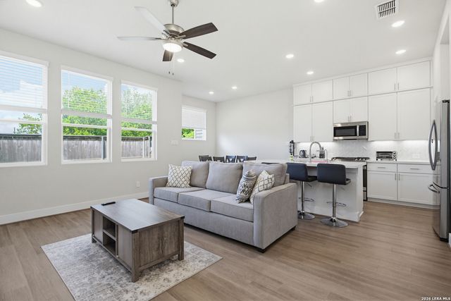 8851 Oakland Rd Unit 27, San Antonio, TX 78240