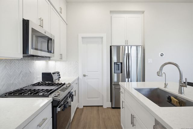 8851 Oakland Rd Unit 27, San Antonio, TX 78240
