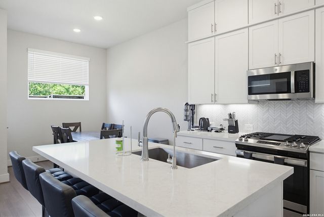 8851 Oakland Rd Unit 27, San Antonio, TX 78240