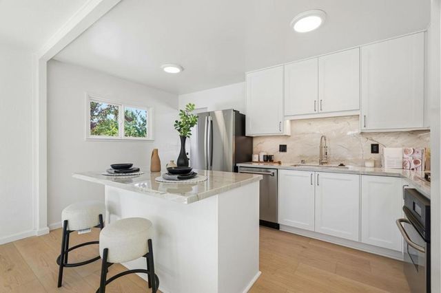 19990 Pear Tree Lane, Cupertino, CA 95014