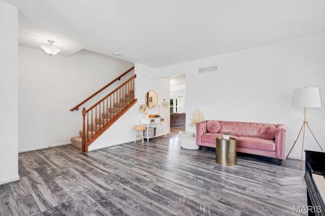 2023 Preston Woods Parkway, Lake St Louis, MO 63367