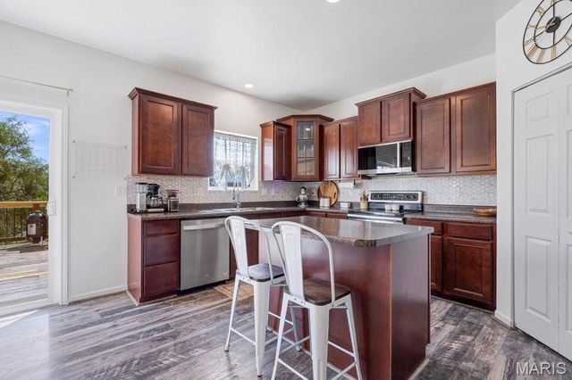 2023 Preston Woods Parkway, Lake St Louis, MO 63367