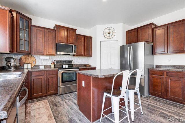 2023 Preston Woods Parkway, Lake St Louis, MO 63367