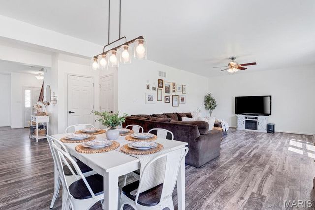 2023 Preston Woods Parkway, Lake St Louis, MO 63367