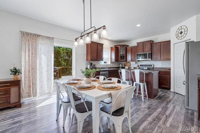 2023 Preston Woods Parkway, Lake St Louis, MO 63367