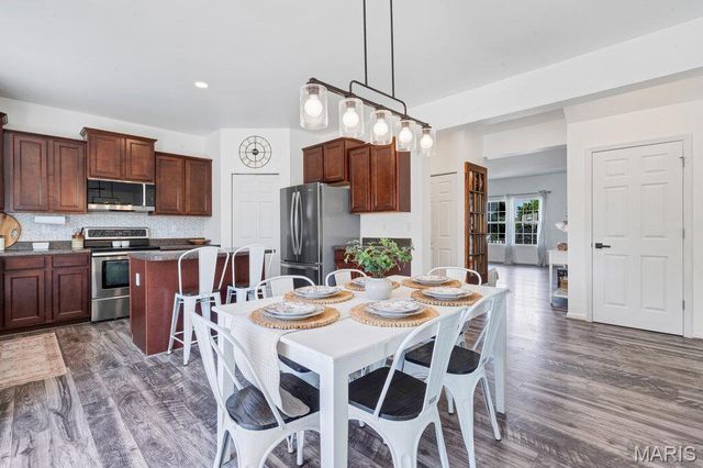 2023 Preston Woods Parkway, Lake St Louis, MO 63367