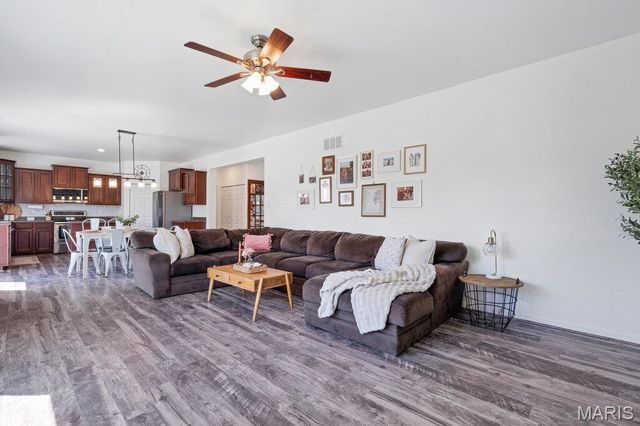 2023 Preston Woods Parkway, Lake St Louis, MO 63367