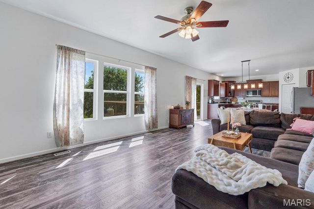 2023 Preston Woods Parkway, Lake St Louis, MO 63367