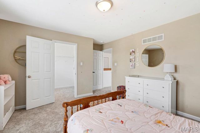 2023 Preston Woods Parkway, Lake St Louis, MO 63367