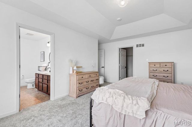 2023 Preston Woods Parkway, Lake St Louis, MO 63367