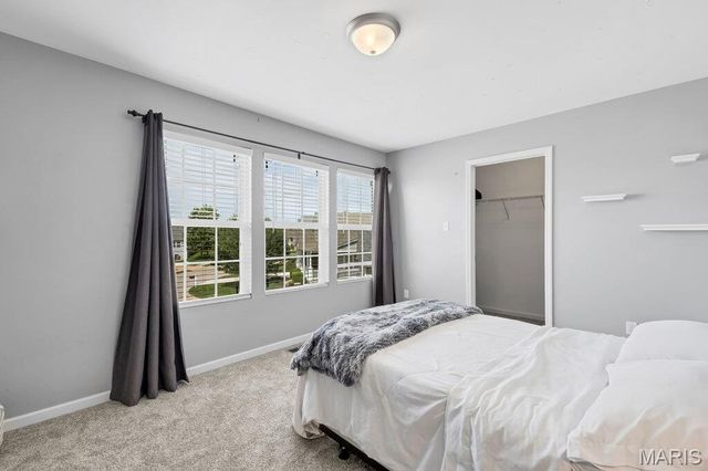 2023 Preston Woods Parkway, Lake St Louis, MO 63367