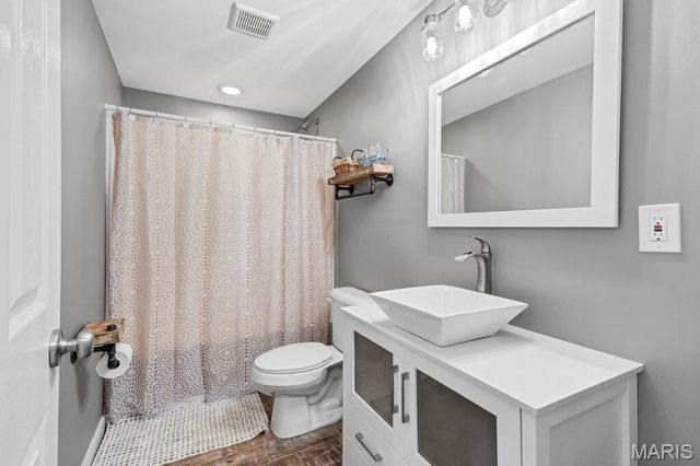 2023 Preston Woods Parkway, Lake St Louis, MO 63367