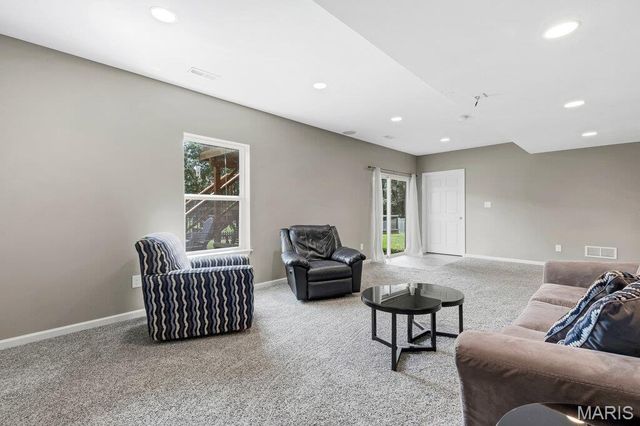 2023 Preston Woods Parkway, Lake St Louis, MO 63367