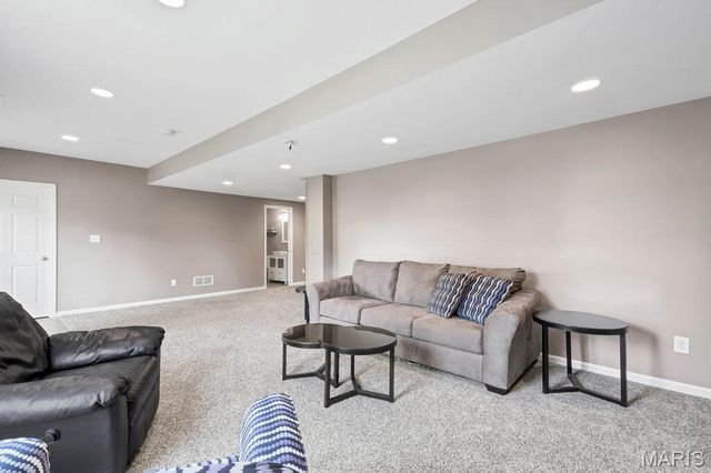 2023 Preston Woods Parkway, Lake St Louis, MO 63367