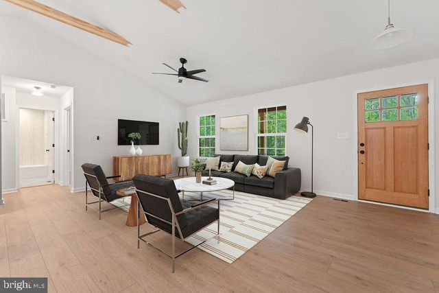 629 VAWTER CORNER RD, Louisa, VA 23093